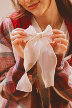 Load image into Gallery viewer, Pearl Long Bow Clip