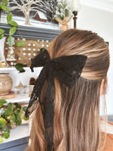 Load image into Gallery viewer, Martha Bow Barrette