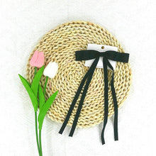 Load image into Gallery viewer, SIMPLE THIN BOW CLIP 4218
