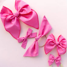 Load image into Gallery viewer, Flamingo | Party Bow