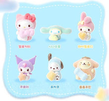 Load image into Gallery viewer, Sanrio Fuzzy Heart Costume Mini Figure (Blind Box)