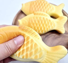 Load image into Gallery viewer, Taiyaki Bread Squishy – Ultra Soft Slow Rising Fidget