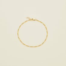 Load image into Gallery viewer, Figaro Chain Bracelet