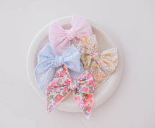 Load image into Gallery viewer, Sarah Fable Bow in Baby Pink Stripes Seersucker